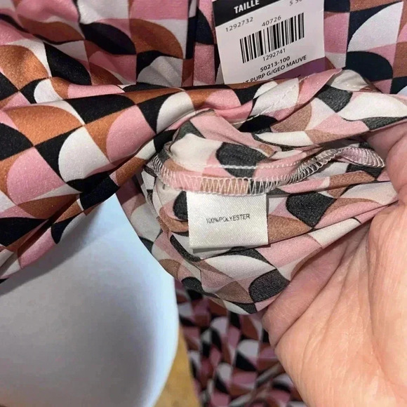 Woman’s blouse shirt top button up pattern tie detail abstract pattern - Picture 6 of 6